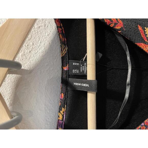 Vero Moda Floral Print Dress - Size M NWOT - Picture 3 of 6